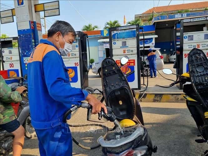 Giá xăng dầu hôm nay 26/8/2026. Ảnh minh họa: TTXVN